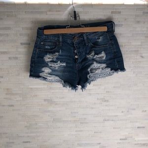 American Eagle shorts with patterned pockets